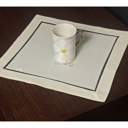 Serwetka len z lamówką 40x40 cm ecru z kawowy lamówką paczka 2 szt. STP-002