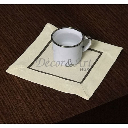 Serwetka len z lamówką 20x20 cm ecru z kawowy lamówką. STP-002  Cena jest za całą paczkę 2szt.