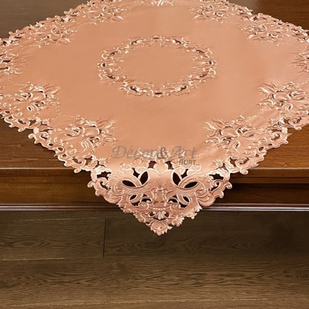 1Obrus haftowany 85x85 cm kwadrat brązowy DA-127582