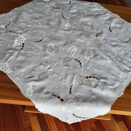 Obrus haftowany 85x85 cm kwadrat ecru DA-1240