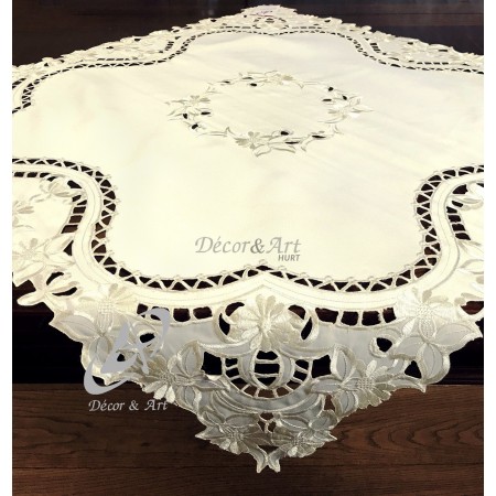 Obrus haftowany 85x85 cm ekry DA-148504