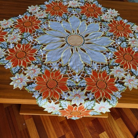 Obrus haftowany 85x85 cm kwadrat pomarańczowy DA-S10080