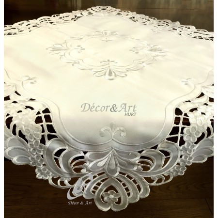 Obrus haftowany 85x85 cm kwadrat ecru DA-16223