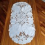 Bieżnik haftowany 50x100 cm owal biały DA-14813