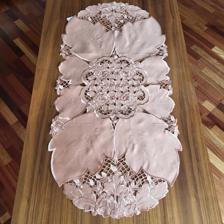 Bieżnik haftowany 50x100 cm owal beżowy DA-14813